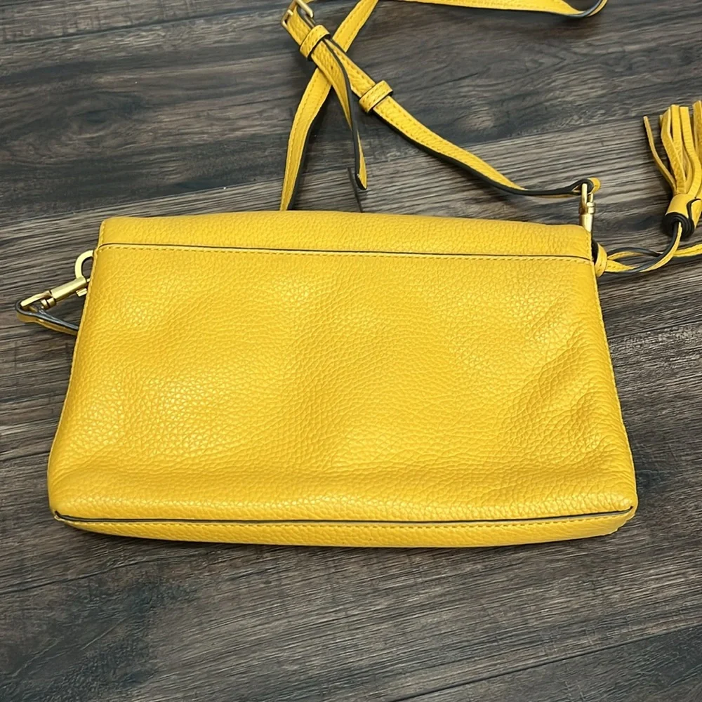 EUC Tory Burch Gold McGraw Foldover Leather Crossbody Bag